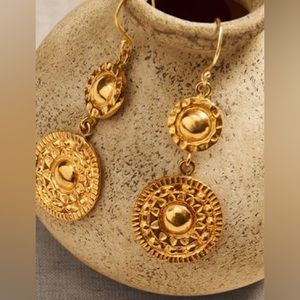 Beautiful gold earrings